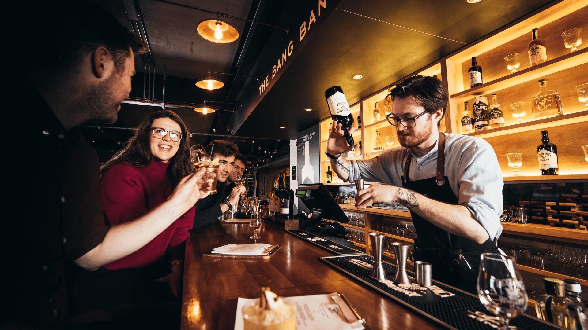 teeling_distillery-bartender_and_lady